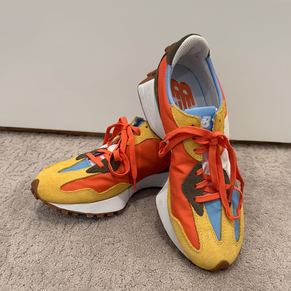 New Balance 327 Sneakers